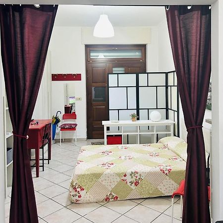 Monolocale Maria Vittoria Apartment Turin Bagian luar foto