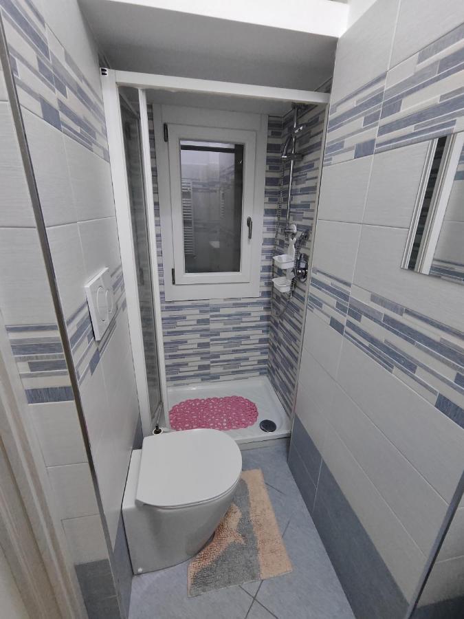 Monolocale Maria Vittoria Apartment Turin Bagian luar foto