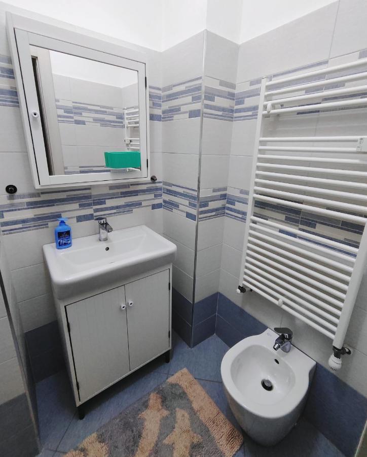 Monolocale Maria Vittoria Apartment Turin Bagian luar foto
