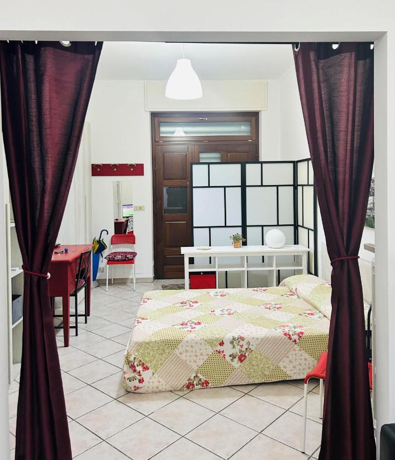 Monolocale Maria Vittoria Apartment Turin Bagian luar foto