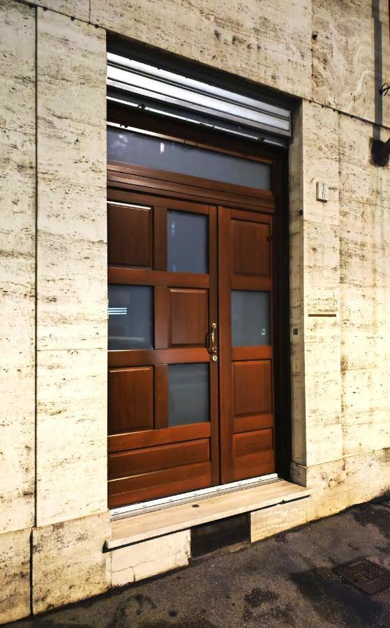 Monolocale Maria Vittoria Apartment Turin Bagian luar foto